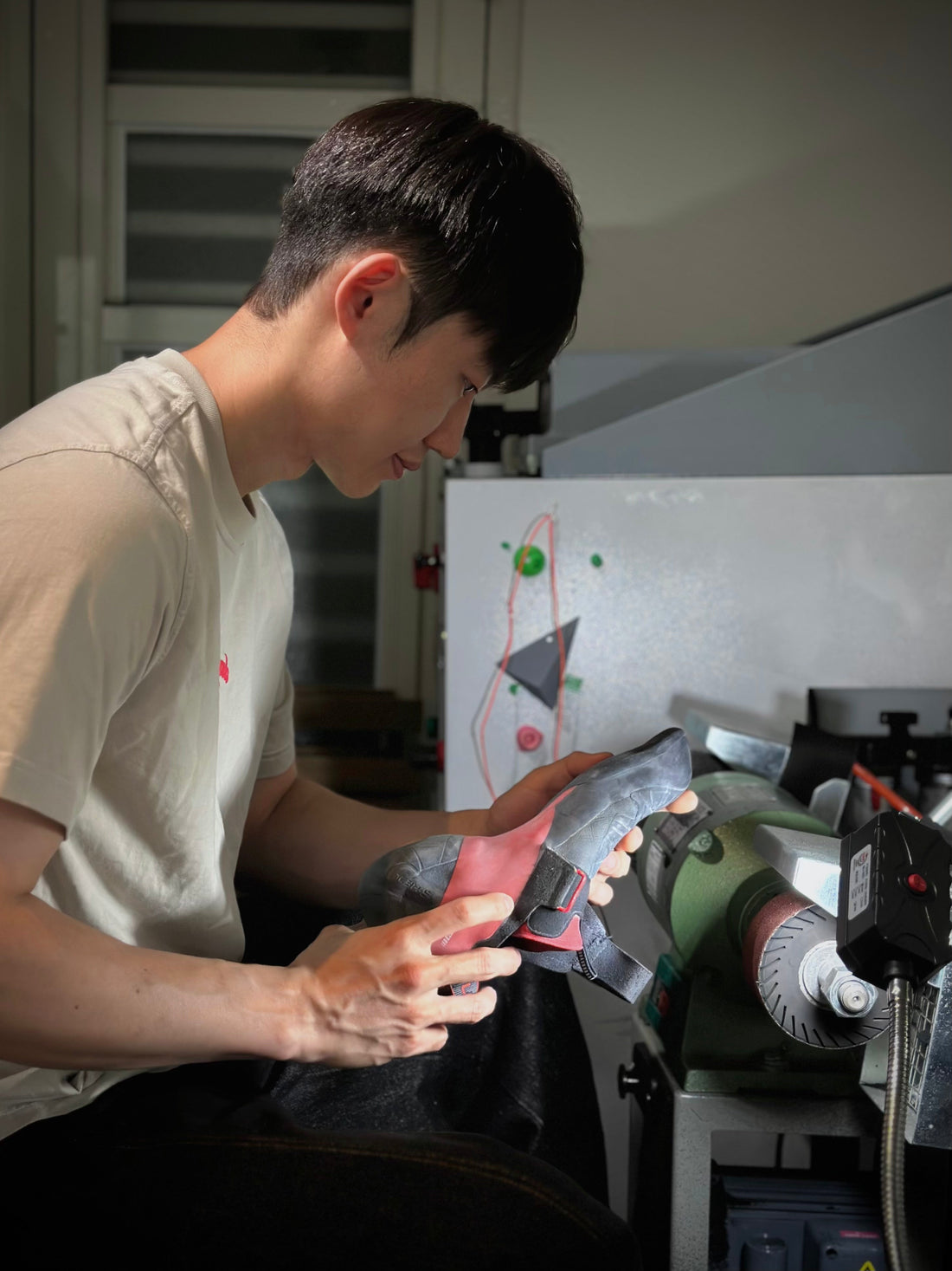 『攀岩鞋怎麼照顧?』這樣做可以延長岩鞋壽命｜岩流工作室｜朱威抱石台